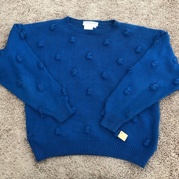 Fuzzy ball appliqué sweater - Picture 3 of 5